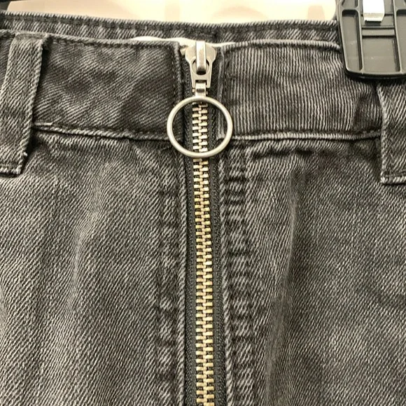 Women’s We The Free Black Denim Zipper Front Skirt Size 28 EUC - Picture 3 of 7